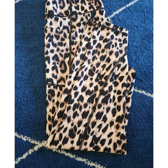 Victoria's Secret Women's Leopard Super Soft Compression Leggings-12 - Picture 3 of 6